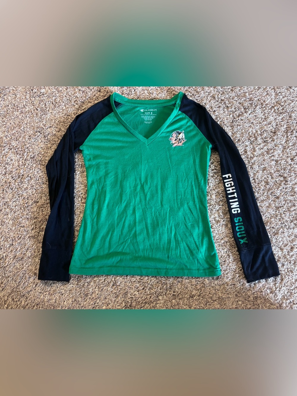 Fighting Sioux Long Sleeve V-Neck Top - Green & Black